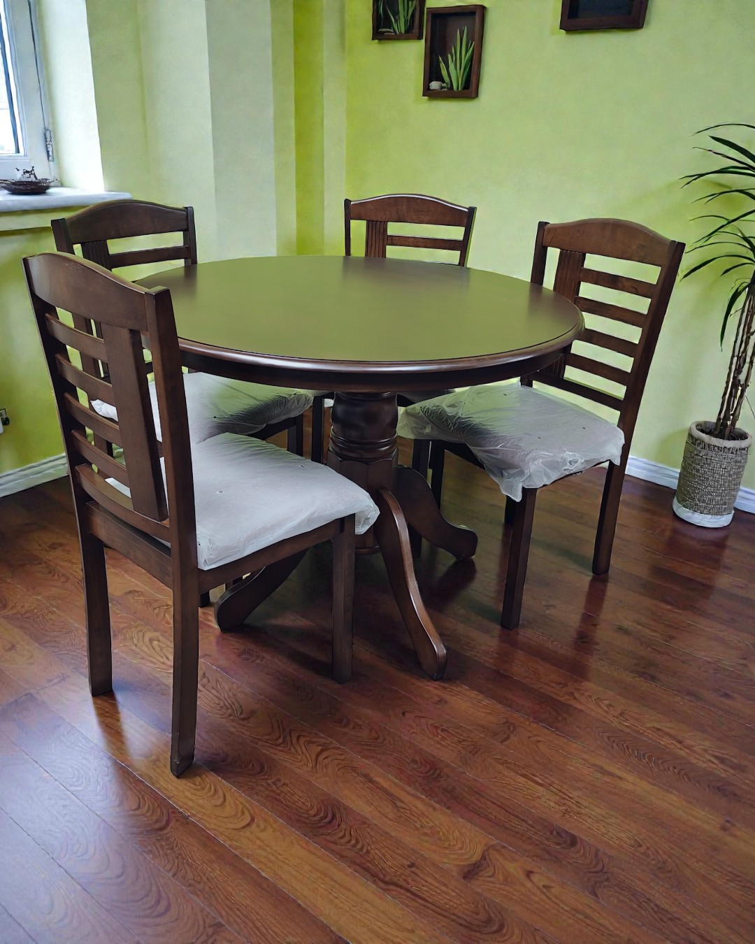 Dining_Table